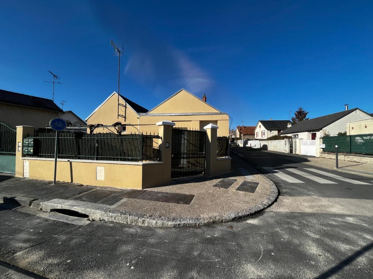 אורליאן Studios Au Quartier Pavillonnaire Rue D Ambert מראה חיצוני תמונה